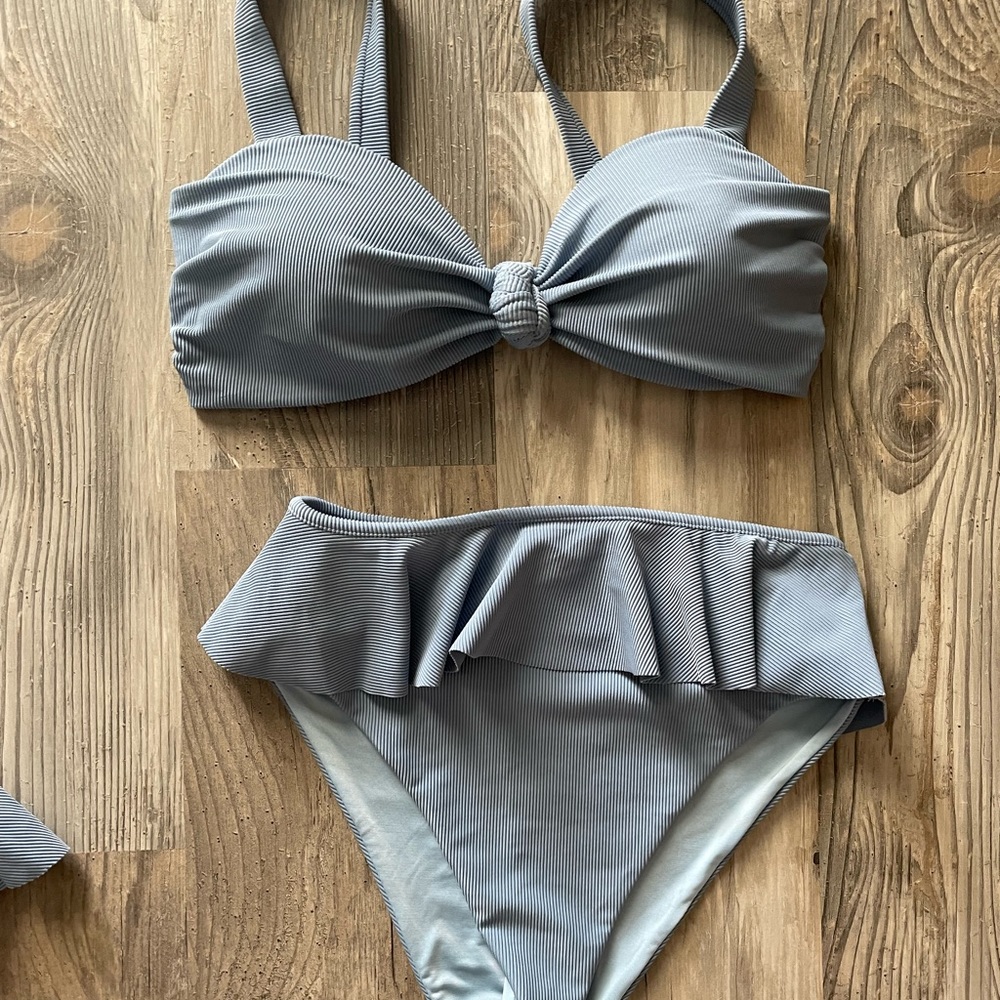 Beach Riot Daisy bikini bottoms and Sophia Knotted top size S